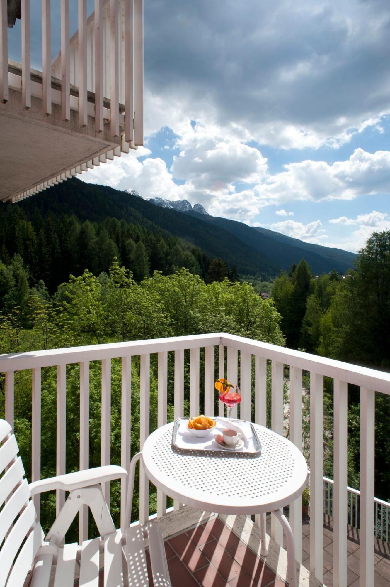 Hotel Mirella Ponte Di Legno Zimmer foto